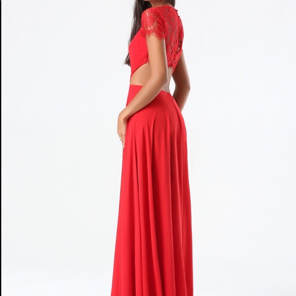 Red Lace Bebe Gown